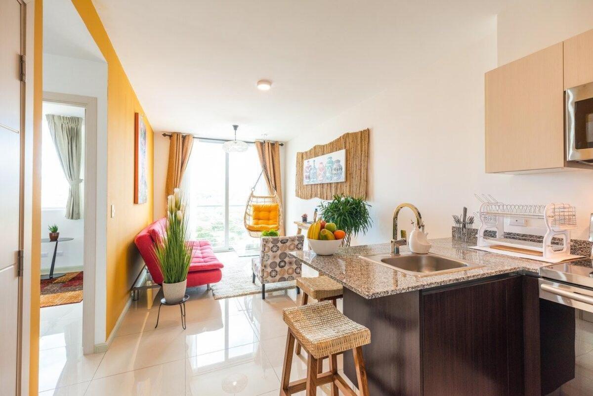 Boho Chic, Apart- Condo Cerca De Sjo Intl Airport Ередия Екстериор снимка