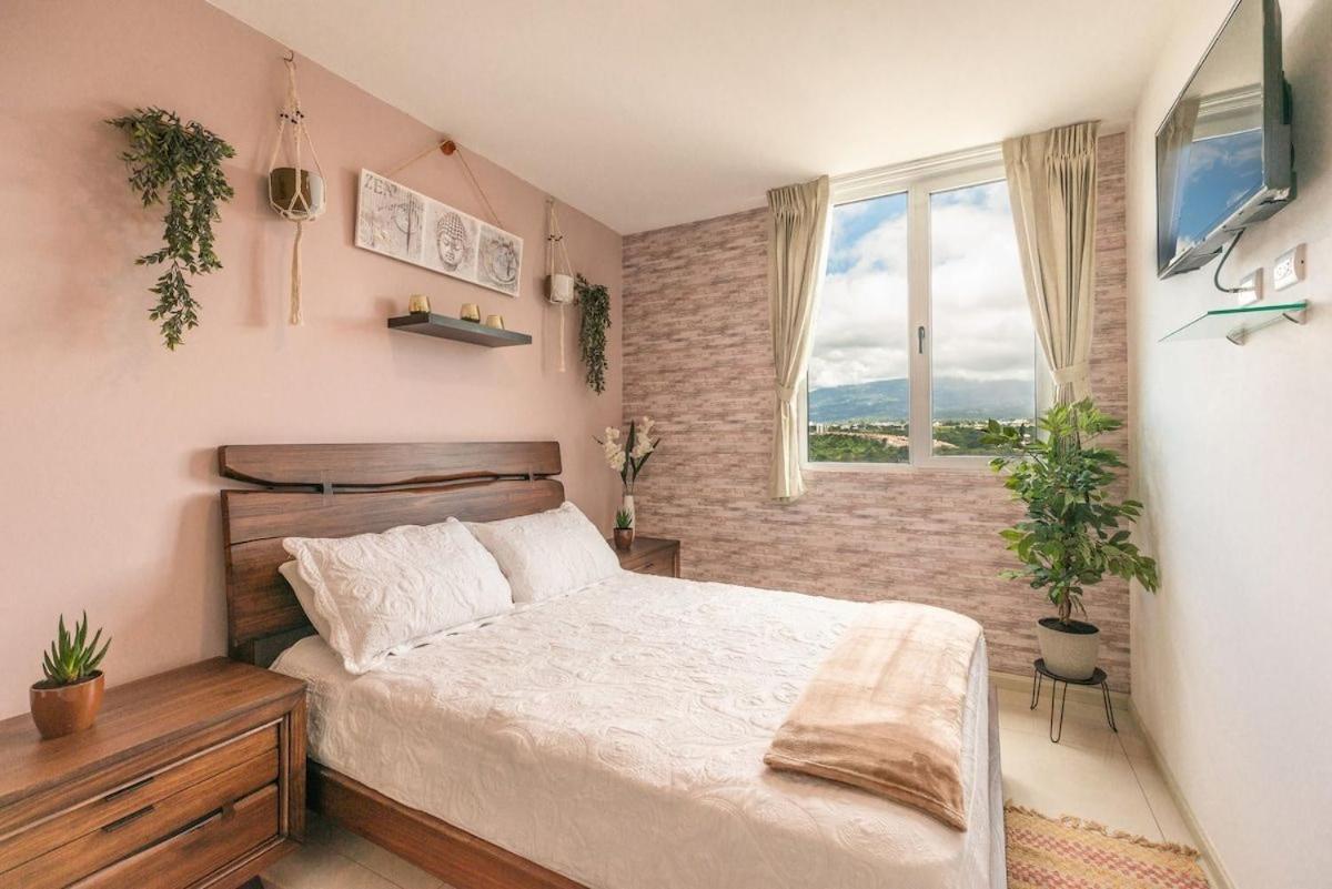 Boho Chic, Apart- Condo Cerca De Sjo Intl Airport Ередия Екстериор снимка