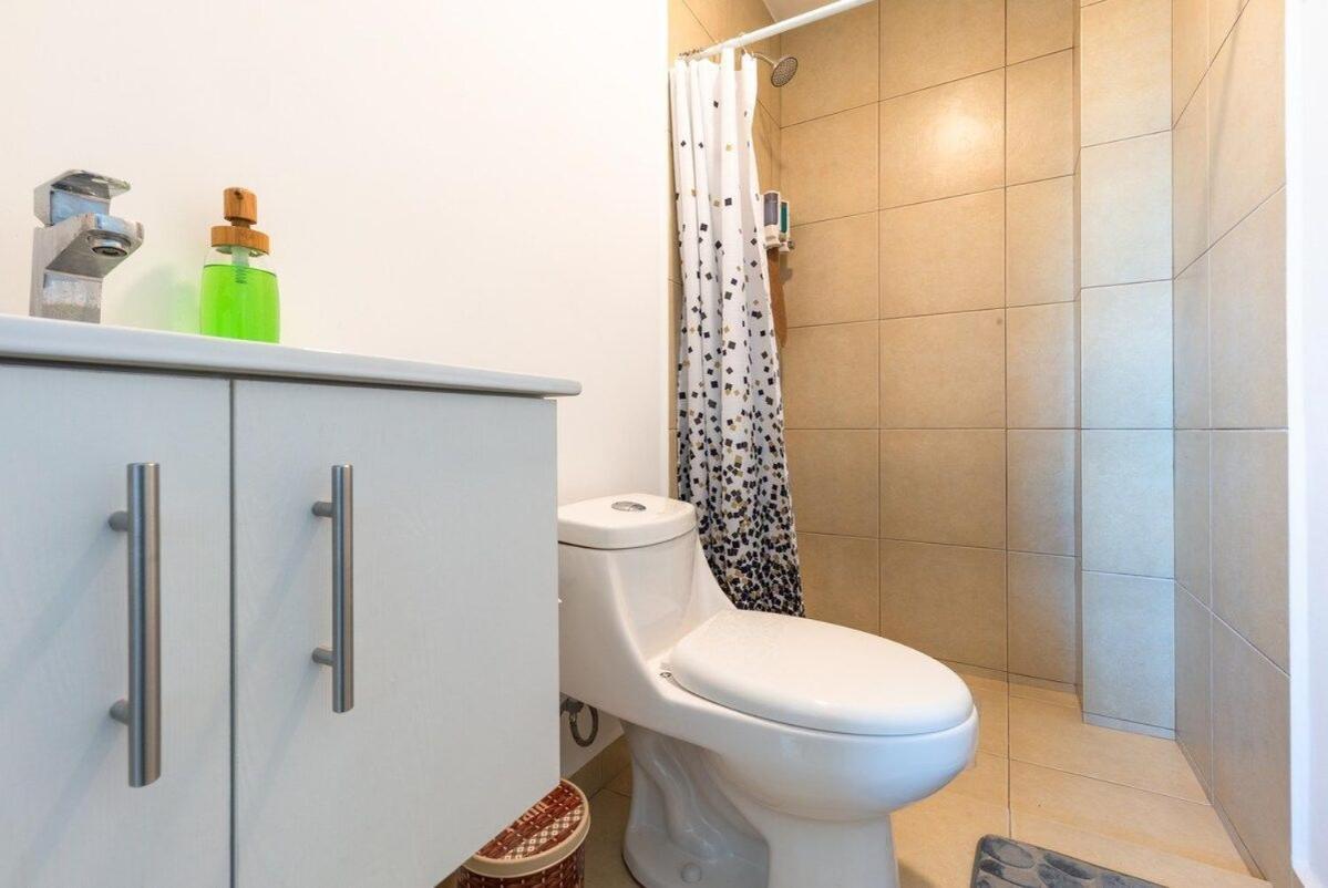 Boho Chic, Apart- Condo Cerca De Sjo Intl Airport Ередия Екстериор снимка